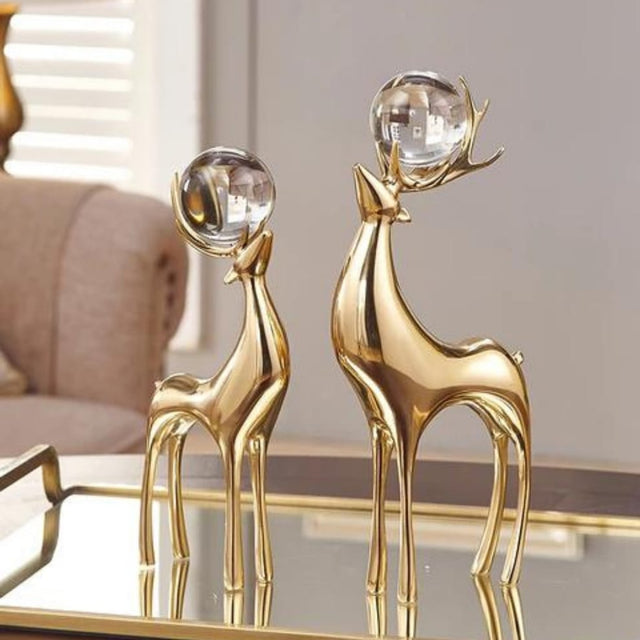 Statue Creative Deer Crystal Ball Figurine